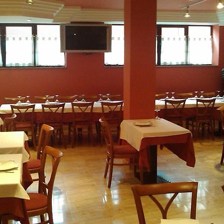 אוביידו Pension La Casina מראה חיצוני תמונה